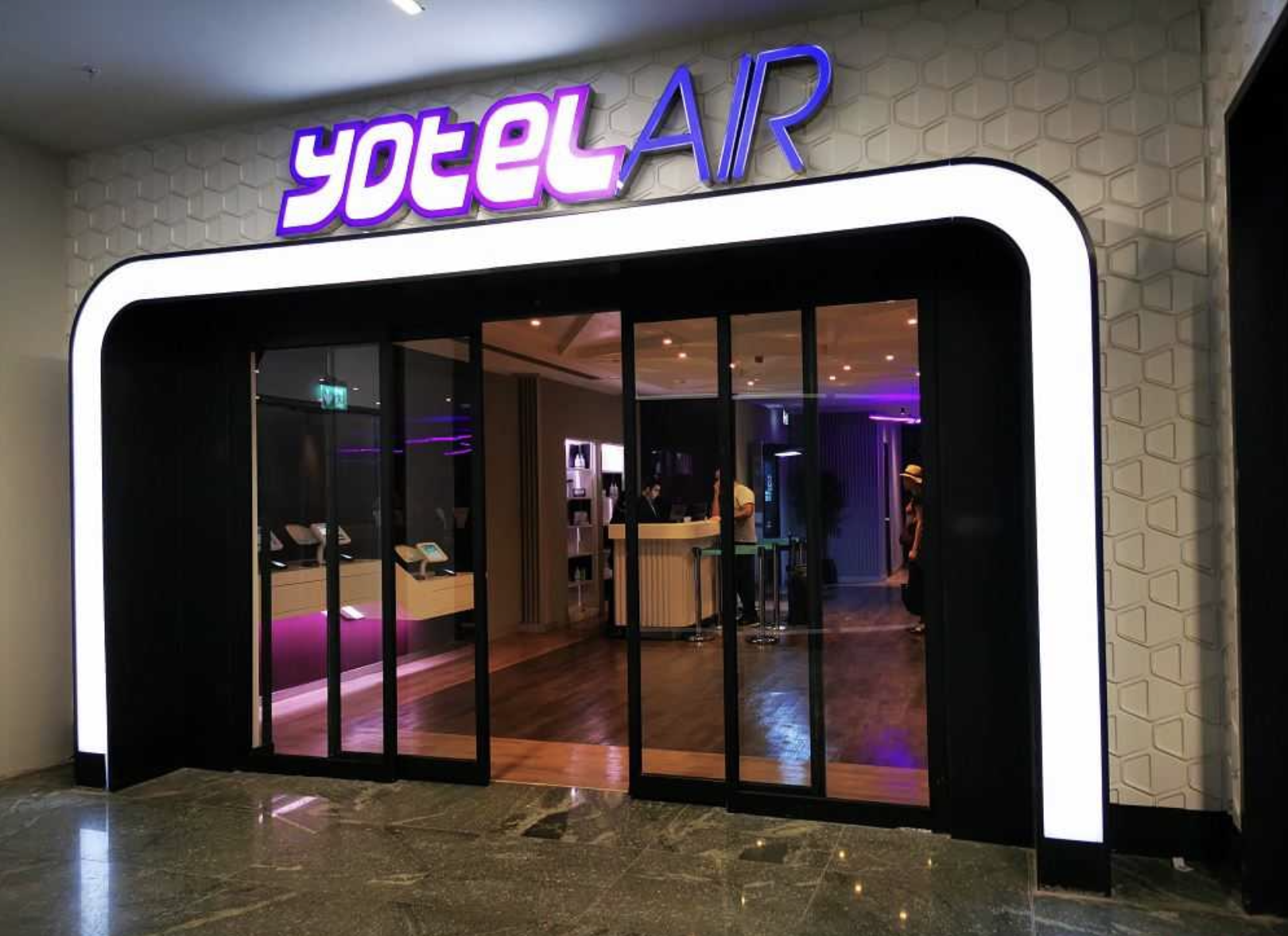 Отели в аэропорту стамбула нового. Аэропорт Стамбула отель YOTEL. Гостиница YOTEL В аэропорту Стамбула. Отнлььв пэропорту Стамбул.