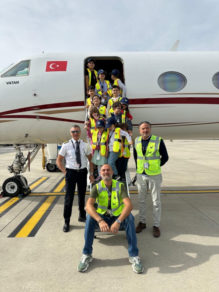 VatanJet’ten Miniklere İlham Veren Cumhuriyet Etkinliği