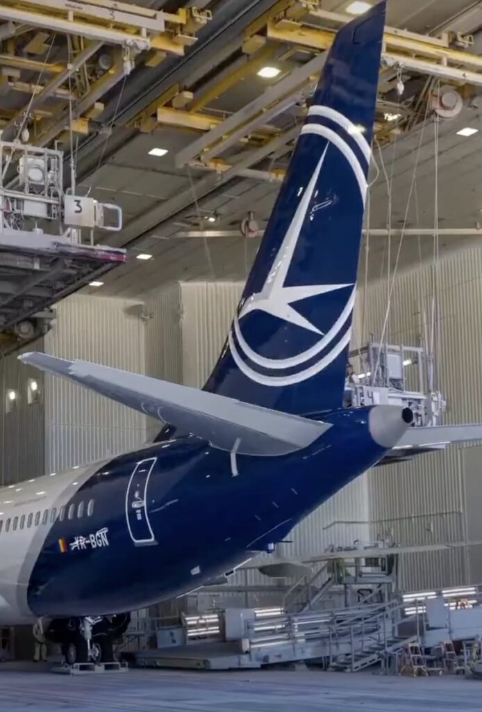 TAROM’un İlk Boeing 737 MAX Uçağı Yeni Livery İle Görüntülendi TAROM