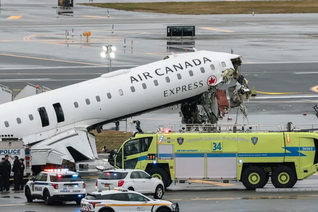 LaGuardia Kazasında İki Hava Trafik Kontrolörü İçin İşten Çıkarma Süreci LaGuardia Kazası
