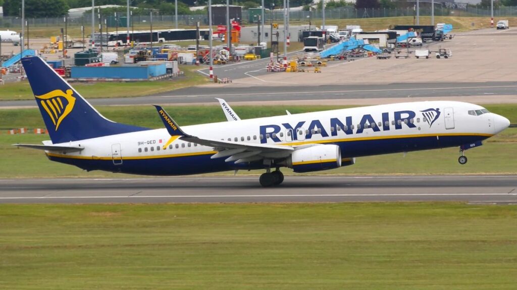 Ryanair Boeing 737 Manchester’a Kritik Yakıt Seviyesiyle İndi Ryanair