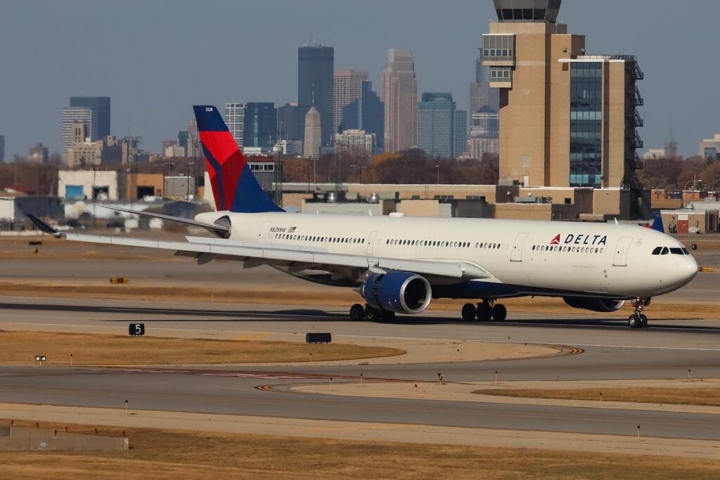 Delta Uçağı Kabindeki Duman Nedeniyle Porto’ya Acil İndi Delta Air Lines