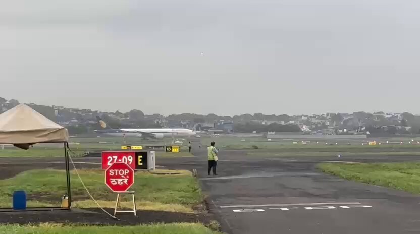 Jet Airways’ın Eski Boeing 777’si Kargo Dönüşümü İçin Mumbai’den Ayrıldı Jet Airways’ın Eski Boeing 777’si Kargo Dönüşümü İçin Mumbai’den Ayrıldı