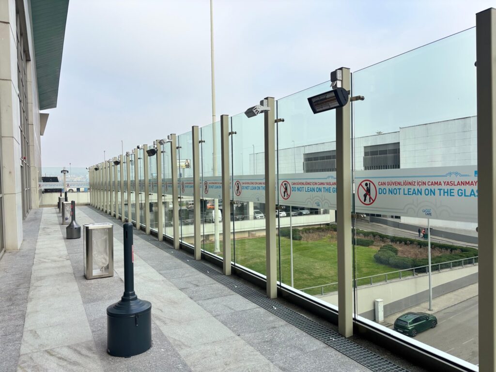 Sabiha Gökçen’de Yeni Teras Alanı Hizmete Açıldı