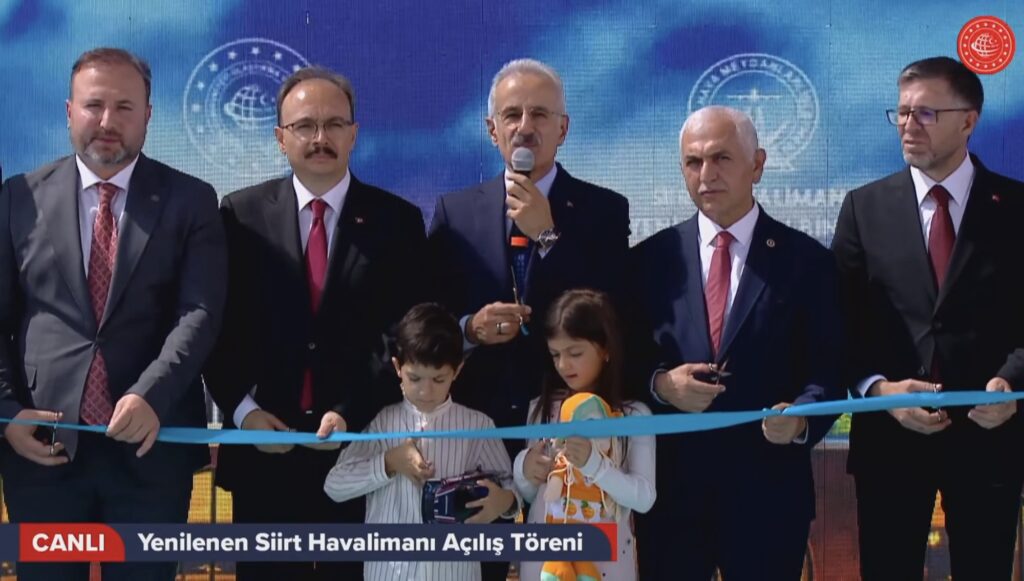 Yenilenen Siirt Havalimanı Terminal Binası Törenle Hizmete Açıldı