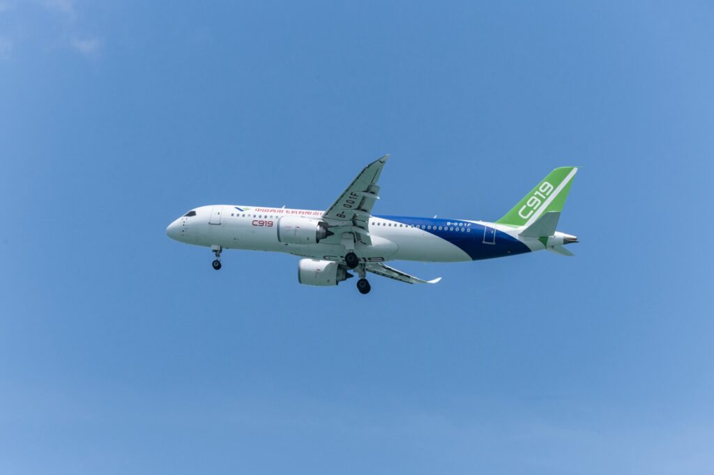 COMAC C919, CFM LEAP-1C Motoruyla Singapur’da Gövde Gösterisi Yaptı
