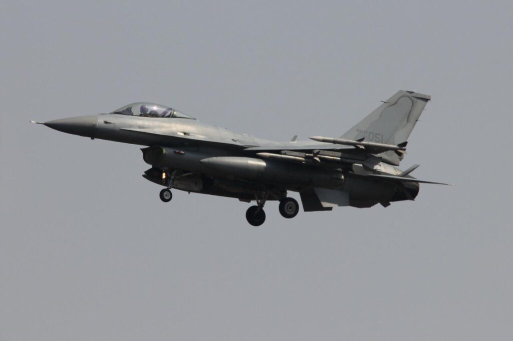 Güney Kore Hava Kuvvetlerine Ait F-16C Eğitim Uçuşunda Düştü