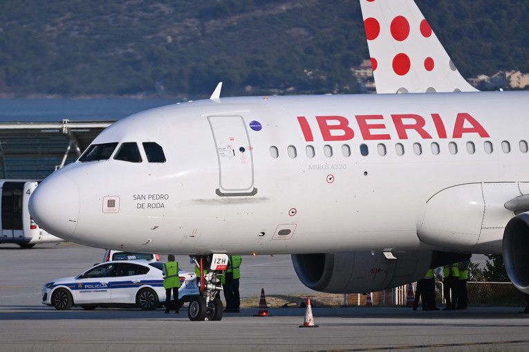 Iberia Uçağının Burun İniş Takımı Split Havalimanı Pistinde Kilitlendi